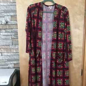 NWOT LuLaRoe Sarah sweater M *flaw*